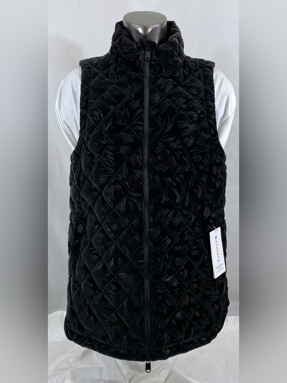 Athleta Women's Black Whisper Featherless Velvet Puffer Vest L